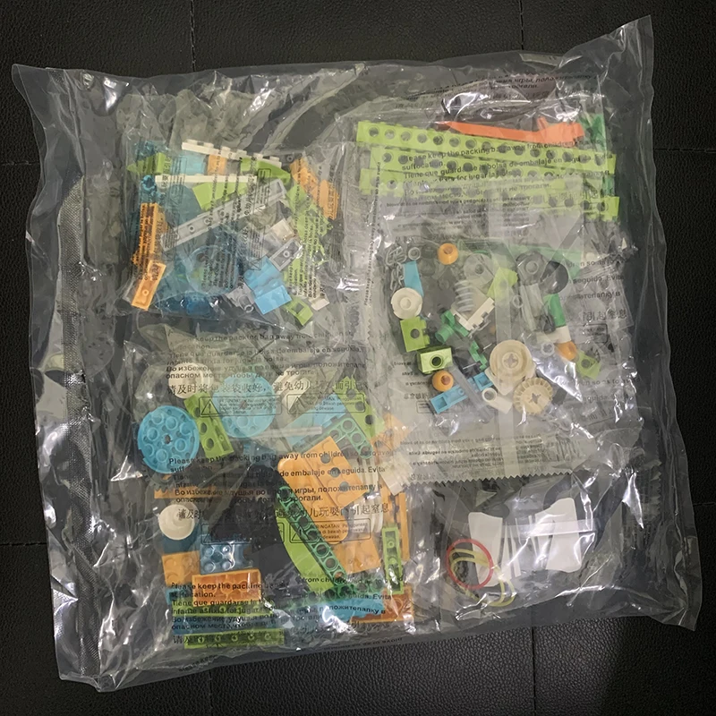 NEW High-Tech Parts WeDo 2.0 Robotics Construction Set Building Blocks Parts Compatible With 45300 Wedo 3.0 Educational DIY Toys
NEW High-Tech Parts WeDo 2.0 Robotics Construction Set Building Blocks Parts Compatible With 45300 Wedo 3.0 Educational DIY Toys