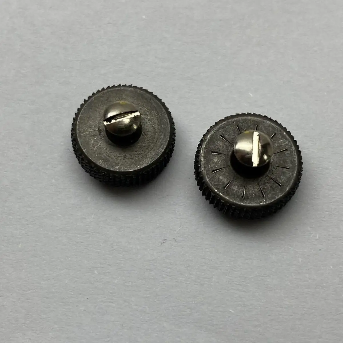 2Set 11mm*3.5mm Steel Wheel & Removable Rivets Fit For Zorro 902 Kerosene Oil Gasoline Lighter DIY Repair Replacement Accessory
2Set 11mm*3.5mm Steel Wheel & Removable Rivets Fit For Zorro 902 Kerosene Oil Gasoline Lighter DIY Repair Replacement Accessory