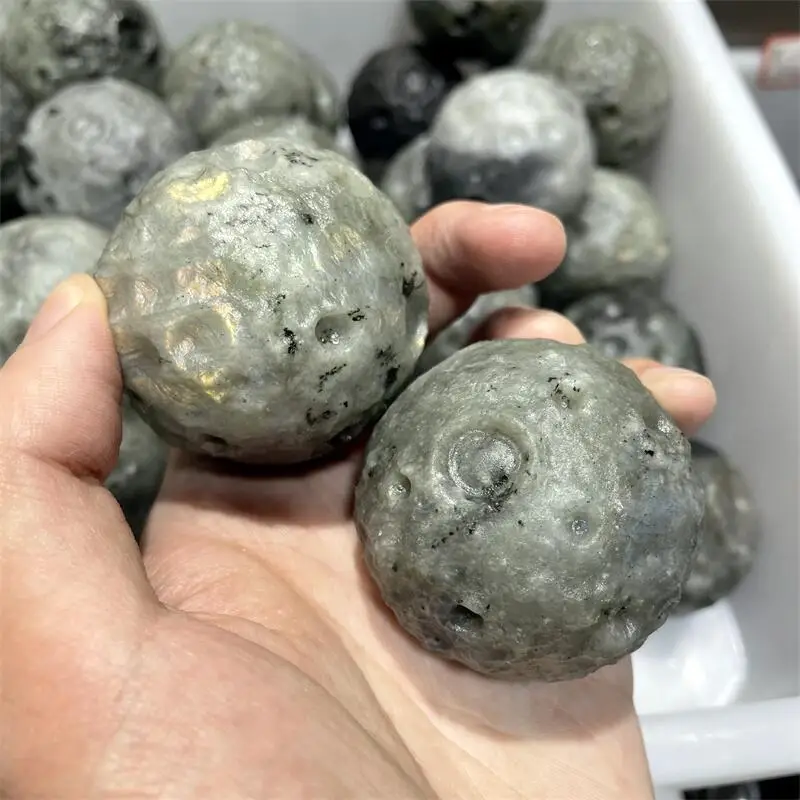 Natural Labradorite Moon Sphere Carved Crystals and Stones Healing Polished Mineral Ornaments Home Decoration 1pcs
Natural Labradorite Moon Sphere Carved Crystals and Stones Healing Polished Mineral Ornaments Home Decoration 1pcs