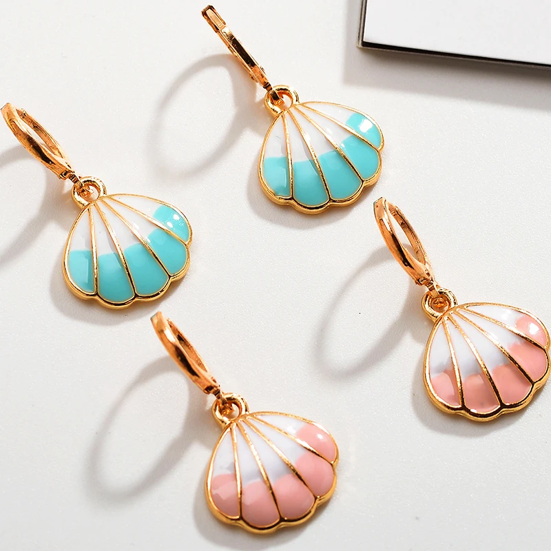 Fashion Popular Hot Selling Drip Oil Enamel Charm Pendant Earrings 2022 Trend New Sea Wind Retro Shell Hoop Earrings Accessories
Fashion Popular Hot Selling Drip Oil Enamel Charm Pendant Earrings 2022 Trend New Sea Wind Retro Shell Hoop Earrings Accessories