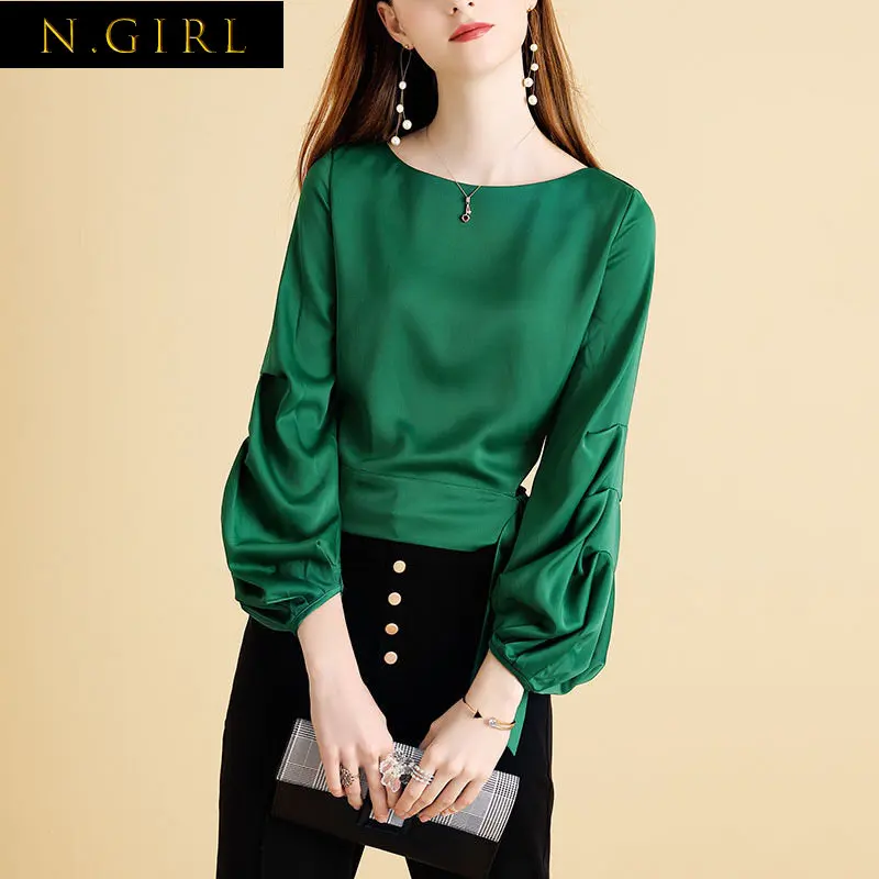 A GIRLS Fashion Bandage Bow Folds Oversized Lantern Sleeve Summer and Autumn Loose Pullovers Elegant Women Commute Shirt
A GIRLS Fashion Bandage Bow Folds Oversized Lantern Sleeve Summer and Autumn Loose Pullovers Elegant Women Commute Shirt