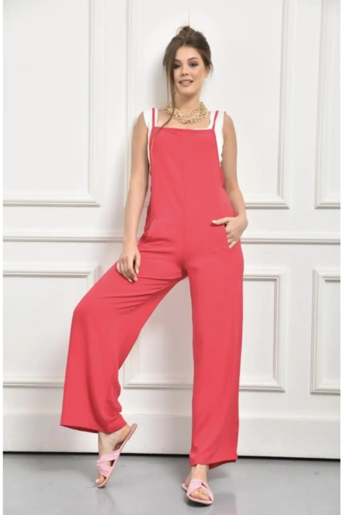 Women's Overalls Pocketed Strap Loose fly Jumpsuit Hot Style Quality Fabric Sleeveless Baggy Trousers Casual Jumpsuit
Women's Overalls Pocketed Strap Loose fly Jumpsuit Hot Style Quality Fabric Sleeveless Baggy Trousers Casual Jumpsuit