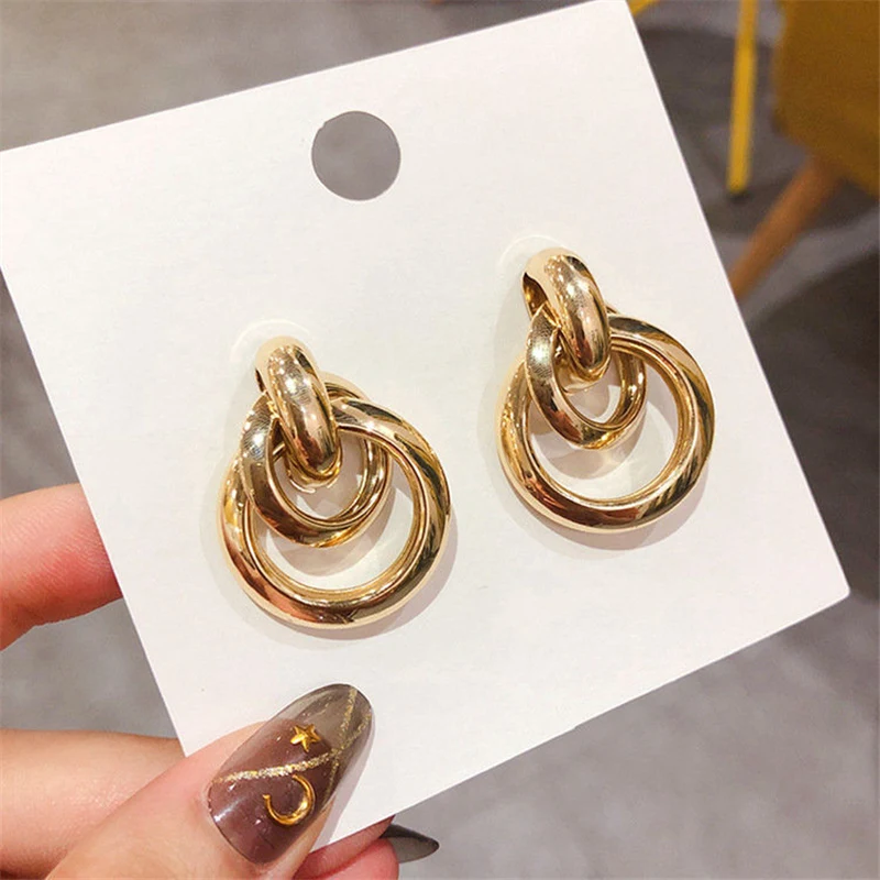 Gold Plating Knot Hoop Earrings For Women Vintage Geometry Metal Earrings 2022 Trendy Fashion Female Jewelry Punk Rock Stud Y2K 
Gold Plating Knot Hoop Earrings For Women Vintage Geometry Metal Earrings 2022 Trendy Fashion Female Jewelry Punk Rock Stud Y2K