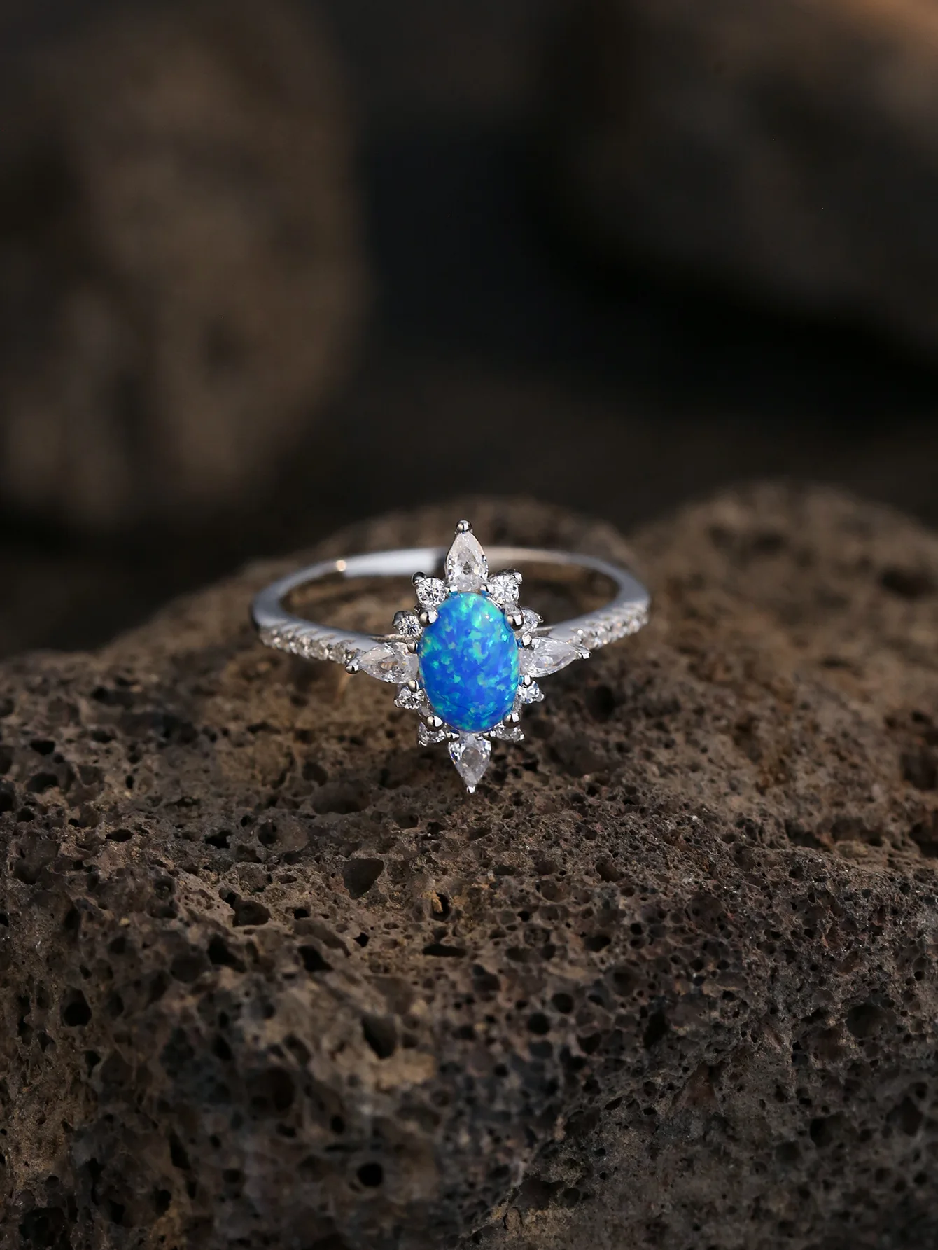 2023 Popular European and American Premium S925 Sterling Silver New Blue Aobao Micro Diamond Ring Fashion Ring for Women
2023 Popular European and American Premium S925 Sterling Silver New Blue Aobao Micro Diamond Ring Fashion Ring for Women