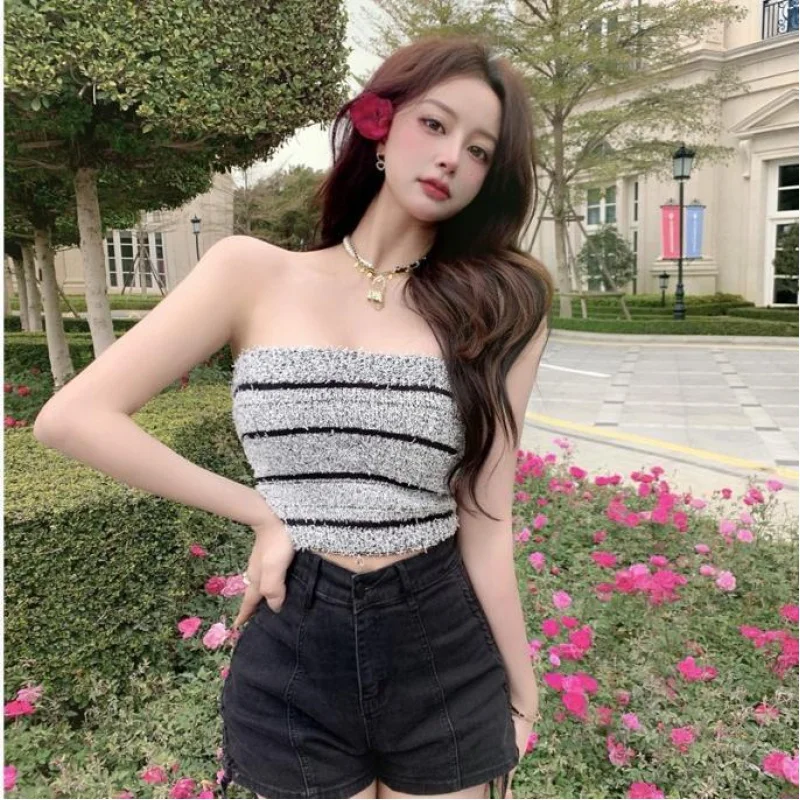 2022 Spring and Summer New European and American Style Hot Girl Fried Street Short Plush Tube Top Sexy Striped Scheming Vest for
2022 Spring and Summer New European and American Style Hot Girl Fried Street Short Plush Tube Top Sexy Striped Scheming Vest for