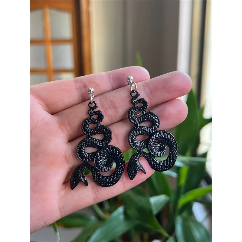 Gothic Snake Charm Stud Earrings Viper Pendant Earrings For Women Fashion Witch Jewelry Accessories Gift Vintage Boa Earrings
Gothic Snake Charm Stud Earrings Viper Pendant Earrings For Women Fashion Witch Jewelry Accessories Gift Vintage Boa Earrings