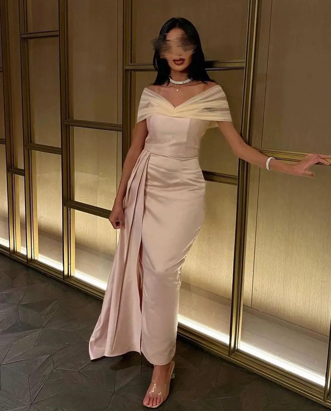 Soft Tulle Off Shoulder Prom Dresses Side Slit Ankle Length Evening Dress with Flutters Zipper Back Bridesmaid Wear for Weddings
Soft Tulle Off Shoulder Prom Dresses Side Slit Ankle Length Evening Dress with Flutters Zipper Back Bridesmaid Wear for Weddings