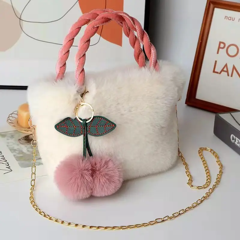 New Kawaii Cherry Pendant Shoulder Bag Cute Large Capacity Versatile Bucket Bag Chain Strip Fashion Portable Plush Backpack
New Kawaii Cherry Pendant Shoulder Bag Cute Large Capacity Versatile Bucket Bag Chain Strip Fashion Portable Plush Backpack