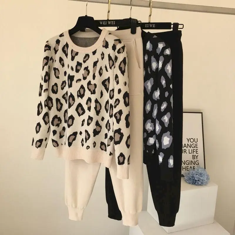 Fashion Leopard Print Knitted Pants Sets 2023 New Pullover Long-sleeved Sweater + Pencil Pants Suit Autumn Womens Two Piece Sets
Fashion Leopard Print Knitted Pants Sets 2023 New Pullover Long-sleeved Sweater + Pencil Pants Suit Autumn Womens Two Piece Sets