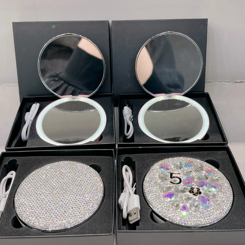 Luxury Diamond Makeup Mirror Power Bank 5000mAh Portable Charging Mobile Phone External Battery Fast Charger for iPhone Xiaomi
Luxury Diamond Makeup Mirror Power Bank 5000mAh Portable Charging Mobile Phone External Battery Fast Charger for iPhone Xiaomi