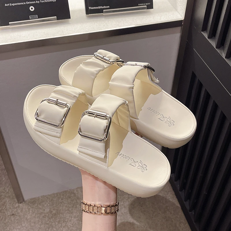 Platform Slippers Women 2023 Summer New Fashion Pleated Metal Buckle Open Toe Slippers Round Toe Cozy Modern Vacation Sandalias
Platform Slippers Women 2023 Summer New Fashion Pleated Metal Buckle Open Toe Slippers Round Toe Cozy Modern Vacation Sandalias
