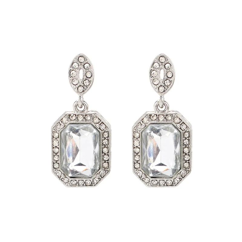New Fashion Temperament Cold Wind Geometric Cube Crystal Earrings for Women High-end Luxury Wedding Earrings Engagement Jewelry
New Fashion Temperament Cold Wind Geometric Cube Crystal Earrings for Women High-end Luxury Wedding Earrings Engagement Jewelry