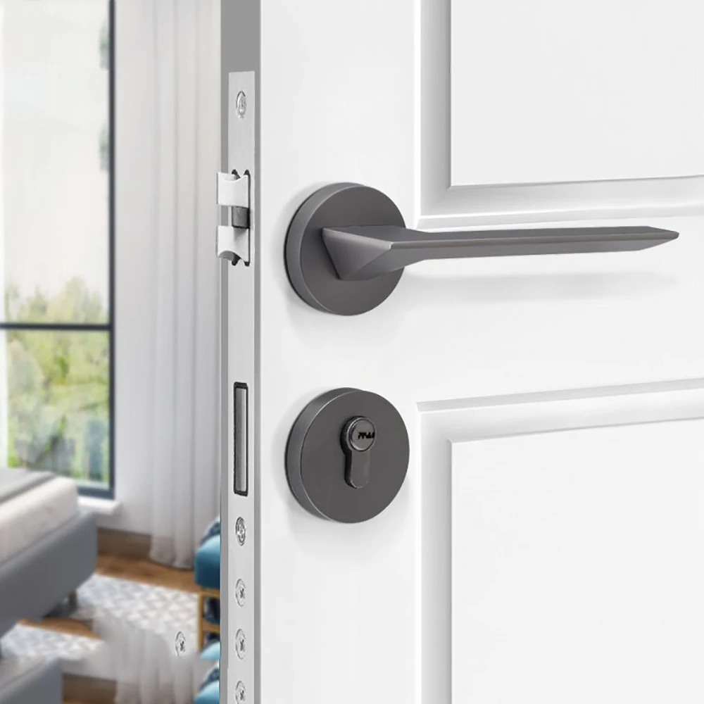 Simple black split lock Magnetic silent indoor bedroom Door lock Wooden door lock Zinc alloy mechanical door handle lock
Simple black split lock Magnetic silent indoor bedroom Door lock Wooden door lock Zinc alloy mechanical door handle lock