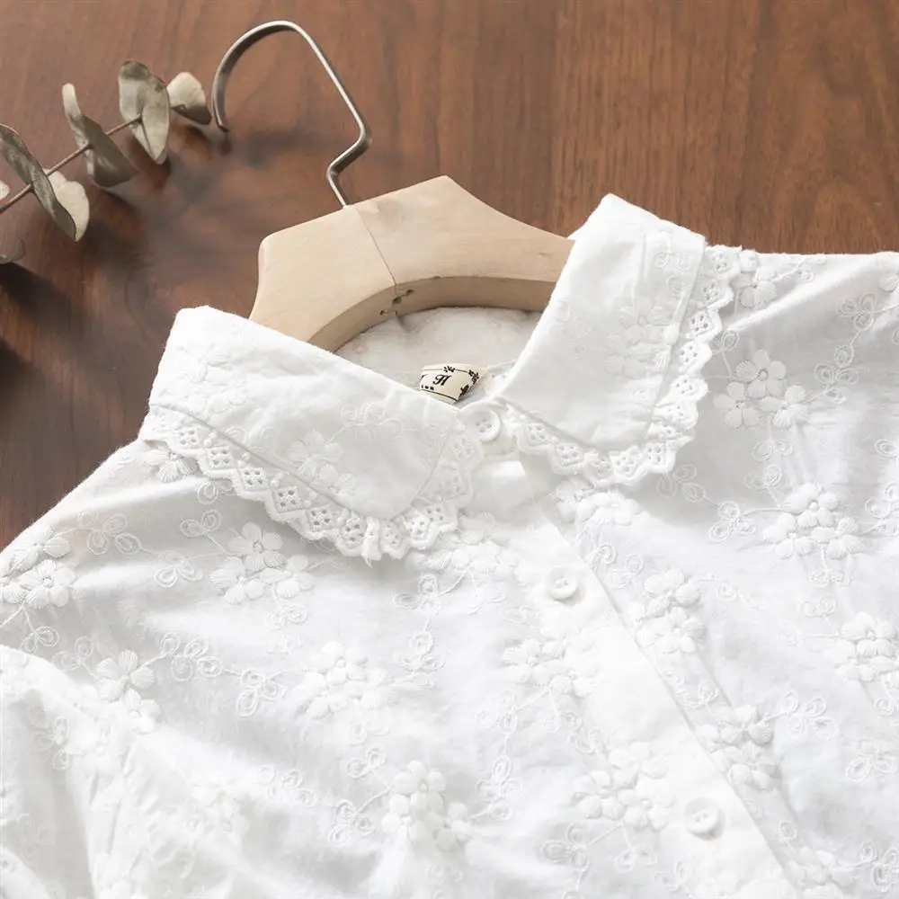Women Lace Shirt Flowers Ruffles Embroidery Blouse White Rose 2022 New Clothing Modern Girl Blusa Tops Button Up Cotton Shirts
Women Lace Shirt Flowers Ruffles Embroidery Blouse White Rose 2022 New Clothing Modern Girl Blusa Tops Button Up Cotton Shirts