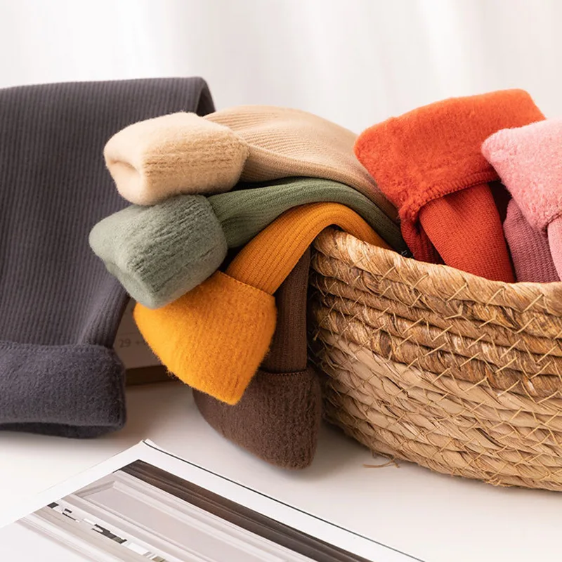 New Autumn Winter Adult Warm Medium Tube Floor Socks Plush Thicken Thermal Men Women Fashion Solid Color Velvet Snow Socks
New Autumn Winter Adult Warm Medium Tube Floor Socks Plush Thicken Thermal Men Women Fashion Solid Color Velvet Snow Socks