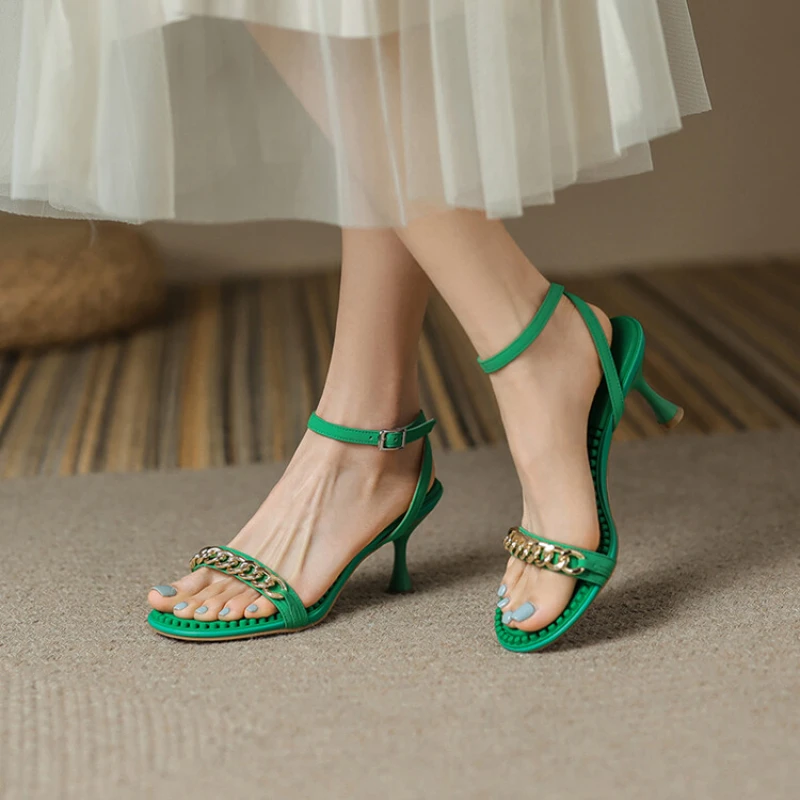 Genuine Leather Women's Sandals 2022 Summer Fashion Massage The Bottom Round Head Metal Chain Slim High Heel Skirt Shoes Sexy
Genuine Leather Women's Sandals 2022 Summer Fashion Massage The Bottom Round Head Metal Chain Slim High Heel Skirt Shoes Sexy