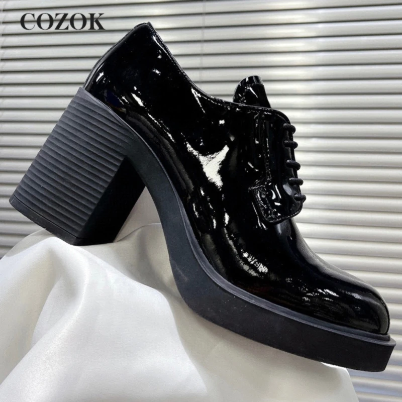 Early Autumn Lace-Up Classic Leisure High Heel Women's Lefu Shoes Customized Patent Leather Round Head Retro Single Shoes
Early Autumn Lace-Up Classic Leisure High Heel Women's Lefu Shoes Customized Patent Leather Round Head Retro Single Shoes