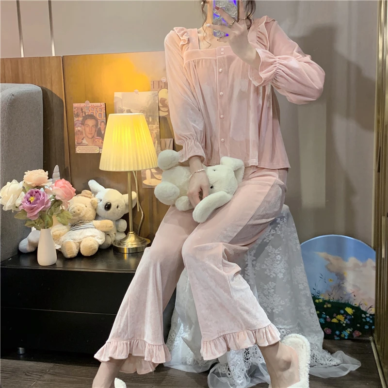 Velvet Autumn Pajamas Set Women Single Breasted Shirts + Trousers Sweet Sleepwear Pink Two Piece Home Suit Casual Homewear
Velvet Autumn Pajamas Set Women Single Breasted Shirts + Trousers Sweet Sleepwear Pink Two Piece Home Suit Casual Homewear