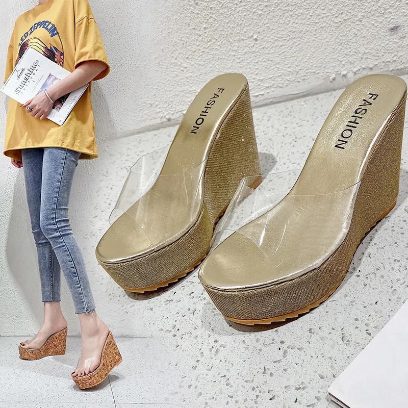 Transparent Jelly Clear Slippers Women Gold Sandals Fashion Designer Flip Flops Women Chunky Platform Wedge Shoes Ladies Slides
Transparent Jelly Clear Slippers Women Gold Sandals Fashion Designer Flip Flops Women Chunky Platform Wedge Shoes Ladies Slides