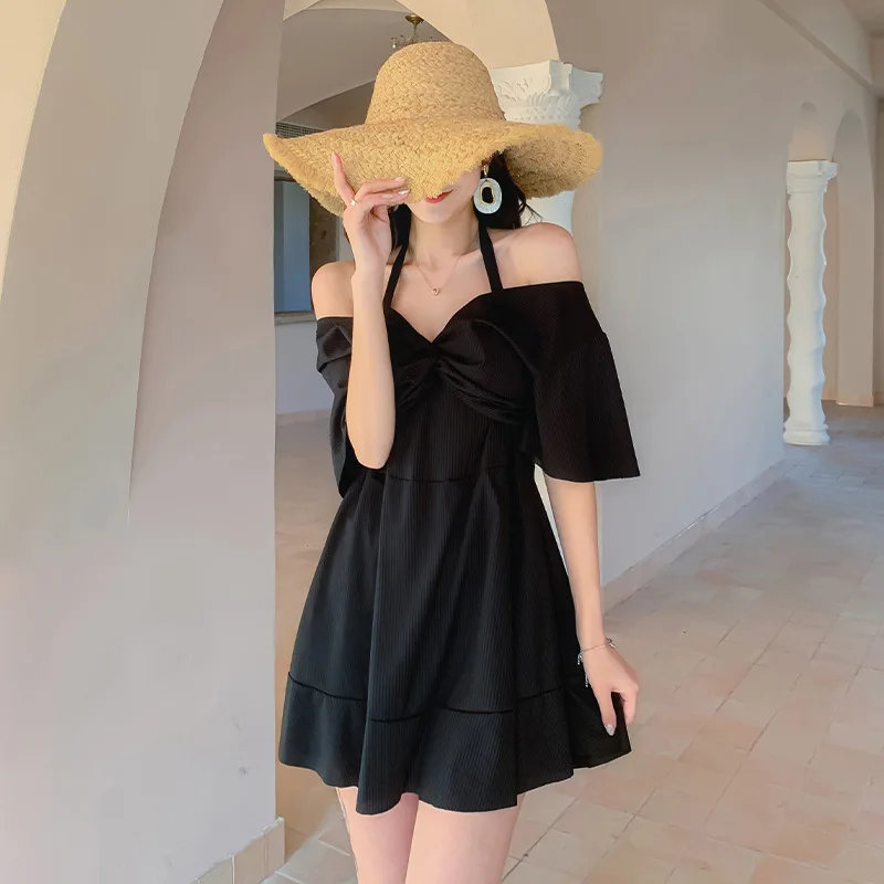Fashion One-Piece Swimsuit Women Korean New Conservative Skirt Style Slimming Bathing Suit Summer Beach Holiday Swimwear
Fashion One-Piece Swimsuit Women Korean New Conservative Skirt Style Slimming Bathing Suit Summer Beach Holiday Swimwear