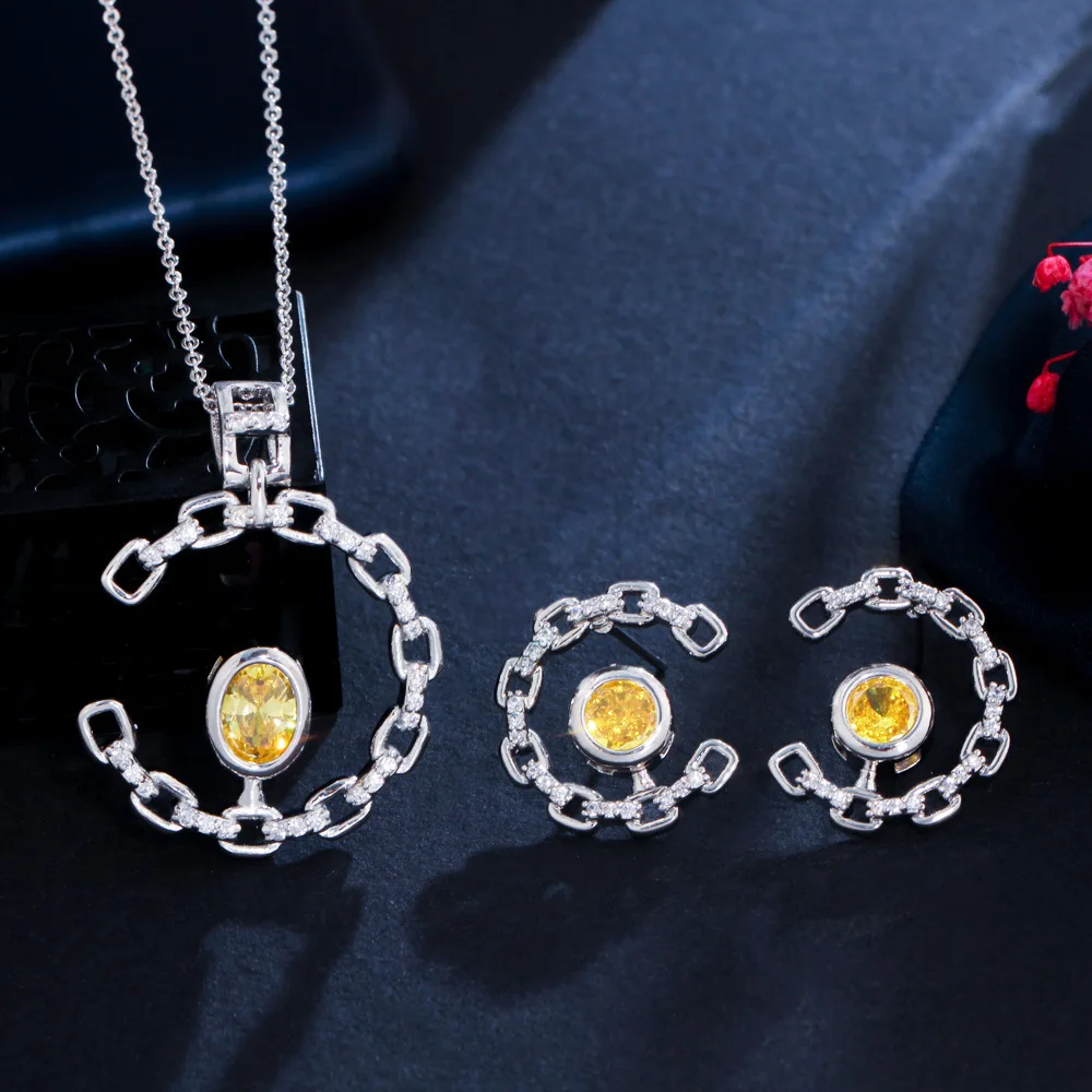 Shiny White Zircon Crystal Half Round Moon Earrings and Necklace Cuban Chain Link Shape Ladies Fashion Jewelry Sets
Shiny White Zircon Crystal Half Round Moon Earrings and Necklace Cuban Chain Link Shape Ladies Fashion Jewelry Sets