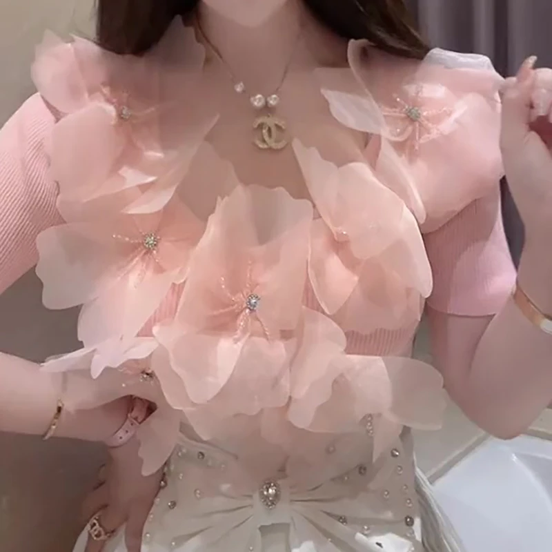 Women 3D Flowers Knitted Sweater Shirts Summer V-Neck Diamonds Petals Mesh Spliced Pullovers Sweet Silk Crop Tops 2022 Sueter
Women 3D Flowers Knitted Sweater Shirts Summer V-Neck Diamonds Petals Mesh Spliced Pullovers Sweet Silk Crop Tops 2022 Sueter