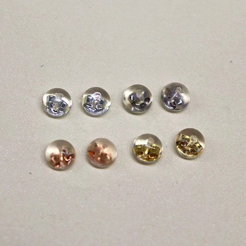 Сережки-гвоздики серебряного цвета с серебряными вставками
Сережки-гвоздики серебряного цвета с серебряными вставками