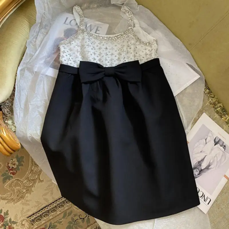 Runway Luxury Sweet Bow Suspender Dress Beaded Diamond Sexy Midi Dresses Satin High Fashion Party Clothing 2022 Autumn New
Runway Luxury Sweet Bow Suspender Dress Beaded Diamond Sexy Midi Dresses Satin High Fashion Party Clothing 2022 Autumn New