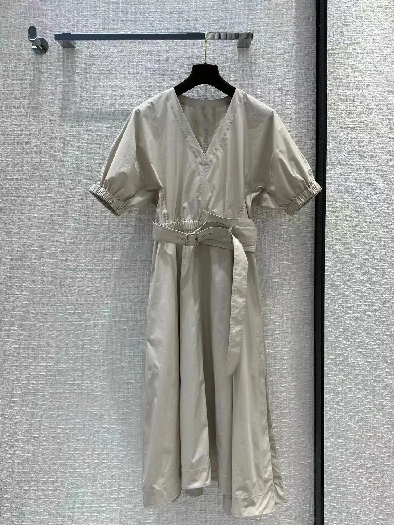2023 Spring Summer Newest Fashion Runway Long Dress Women's Solid V-Neck Short Sleeves Belt Designer Top Dress
2023 Spring Summer Newest Fashion Runway Long Dress Women's Solid V-Neck Short Sleeves Belt Designer Top Dress