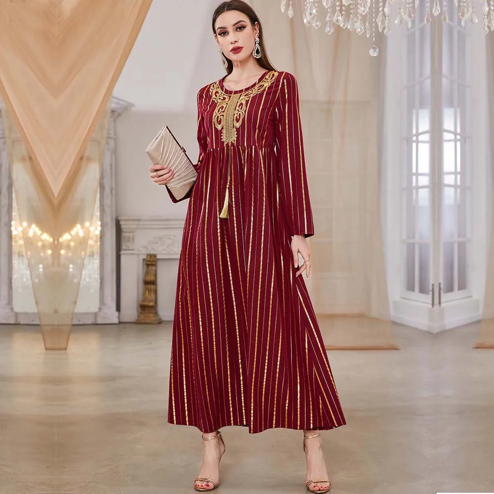 Burgundy Fashion Bronzing Print Exquisite Floral Embroidery Casual Long Dress Arab Women Jellaba Moroccan Dubai Muslim 2022
Burgundy Fashion Bronzing Print Exquisite Floral Embroidery Casual Long Dress Arab Women Jellaba Moroccan Dubai Muslim 2022