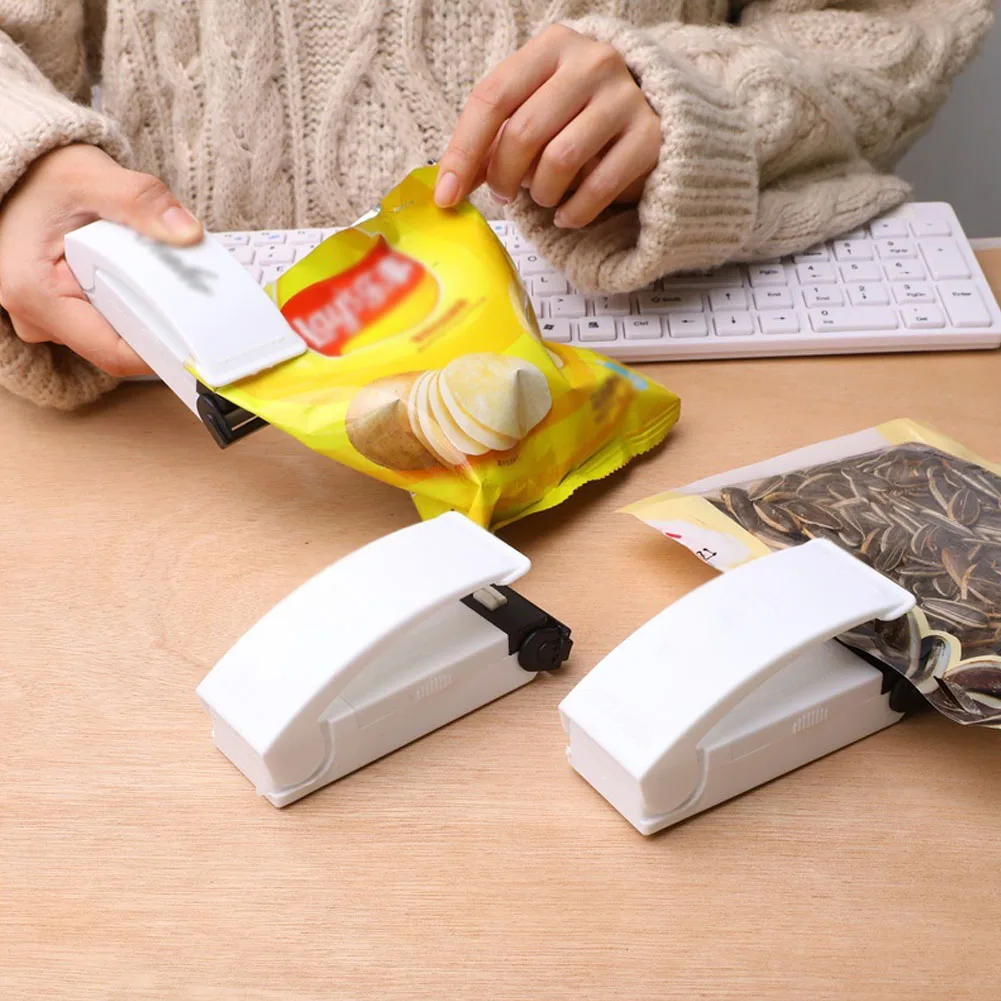 Mini Plastic Bag Sealer Machine Storage Bag Clip Sealing Storage Machine Portable Sealer Packing Seal Food Snack Kitchen Gadgets
Mini Plastic Bag Sealer Machine Storage Bag Clip Sealing Storage Machine Portable Sealer Packing Seal Food Snack Kitchen Gadgets