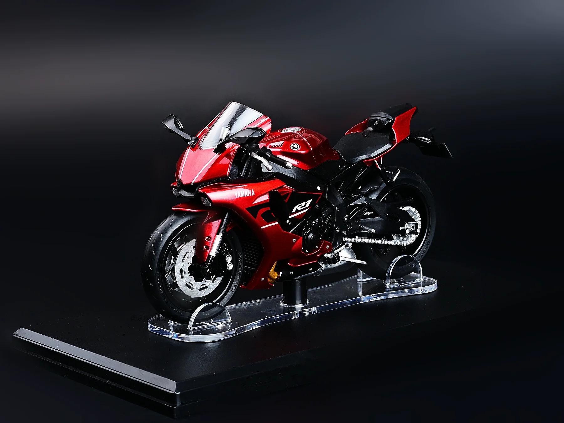 CM 1:18 R1 Коллекционная модель мотоцикла из сплава, сувенирная демонстрационная модель, игрушка в подарок
CM 1:18 R1 Коллекционная модель мотоцикла из сплава, сувенирная демонстрационная модель, игрушка в подарок