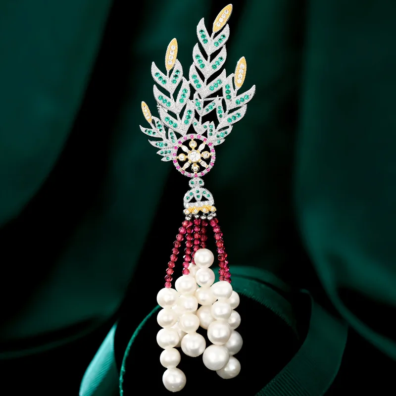 

Luxury Jewelry Elegant Natural Freshwater Pearl Tassel Brooches Palace Retro Style Brooch Micro-inlaid Zircon Corsage Accessori