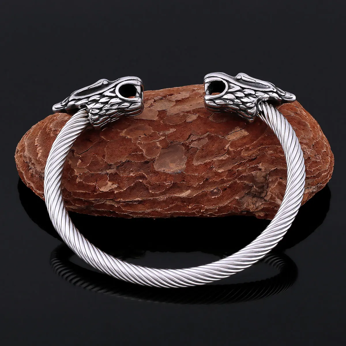 Fashion Stainless Steel Animal Retro Viking Bracelet Nordic Men's Valknut Amulet Bracelet Teen Jewelry Accessories Wholesale
Fashion Stainless Steel Animal Retro Viking Bracelet Nordic Men's Valknut Amulet Bracelet Teen Jewelry Accessories Wholesale