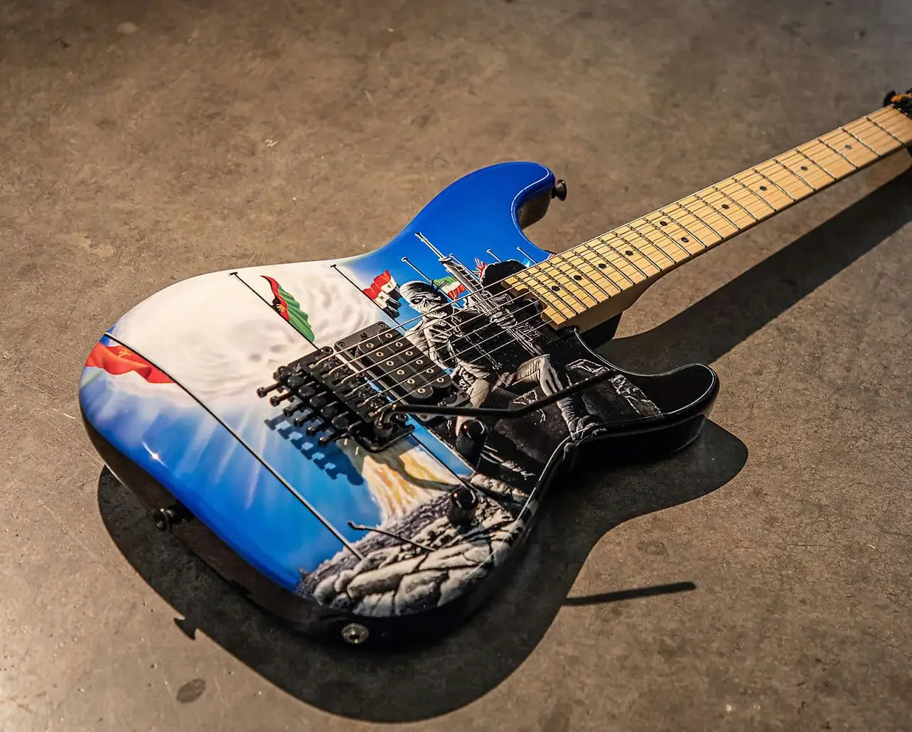 Custom shop JK electric guitar with handmade painting,Black Hardware,Maple Fingerboard ,
Custom shop JK electric guitar with handmade painting,Black Hardware,Maple Fingerboard ,
