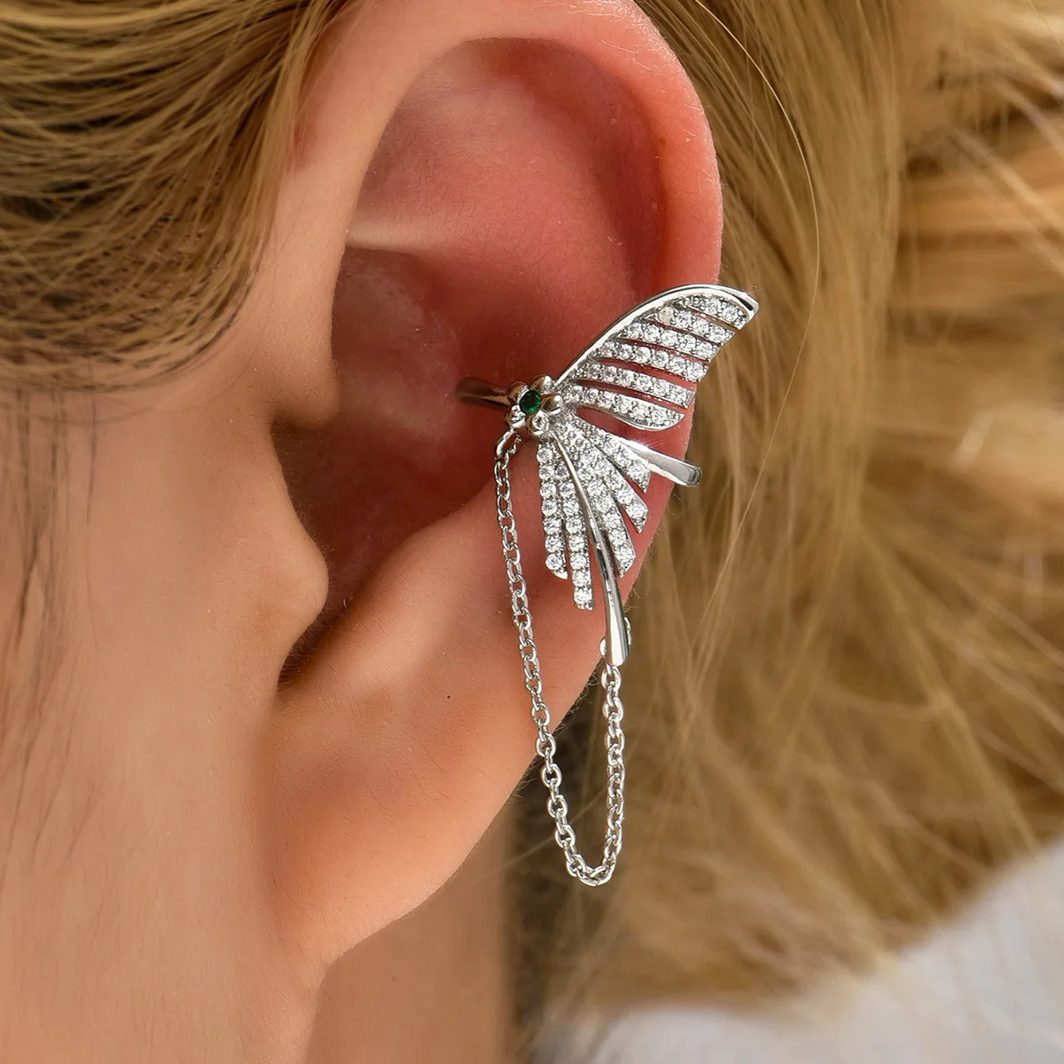 Korean Elegant Elf Butterfly Fish tail Clip Earrings For Women Girls Fashion Chain Tassel No Piercing Ear Cuff Jewelry Gifts
Korean Elegant Elf Butterfly Fish tail Clip Earrings For Women Girls Fashion Chain Tassel No Piercing Ear Cuff Jewelry Gifts