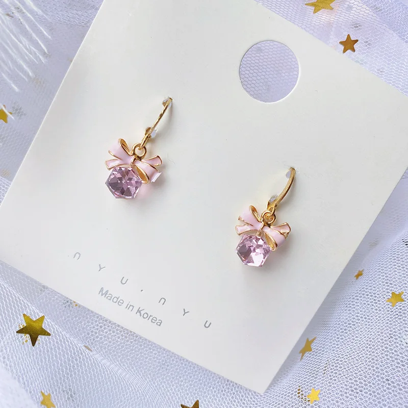 New earrings women's simple all-match Korean bowknot crystal box ear clip wholesale lesbian long fashion earrings for women
New earrings women's simple all-match Korean bowknot crystal box ear clip wholesale lesbian long fashion earrings for women