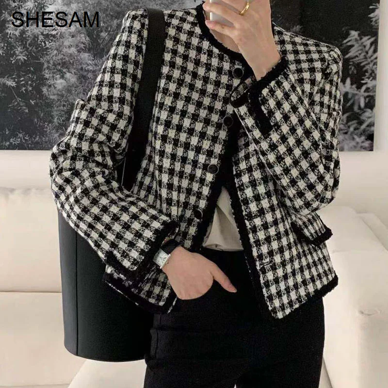 Korean Women Coat Chic Autumn French Round Neck Lace Contrast Single Breasted Long Sleeve Casual Short Plaid
Korean Women Coat Chic Autumn French Round Neck Lace Contrast Single Breasted Long Sleeve Casual Short Plaid