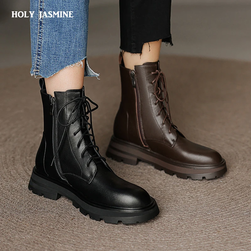 2022 New Outdoor Casual Women Ankle Boots Popular Fashion Cross-Tied Thick Heels Genuine Leather Autumn Winter Shoes Woman Boots
2022 New Outdoor Casual Women Ankle Boots Popular Fashion Cross-Tied Thick Heels Genuine Leather Autumn Winter Shoes Woman Boots