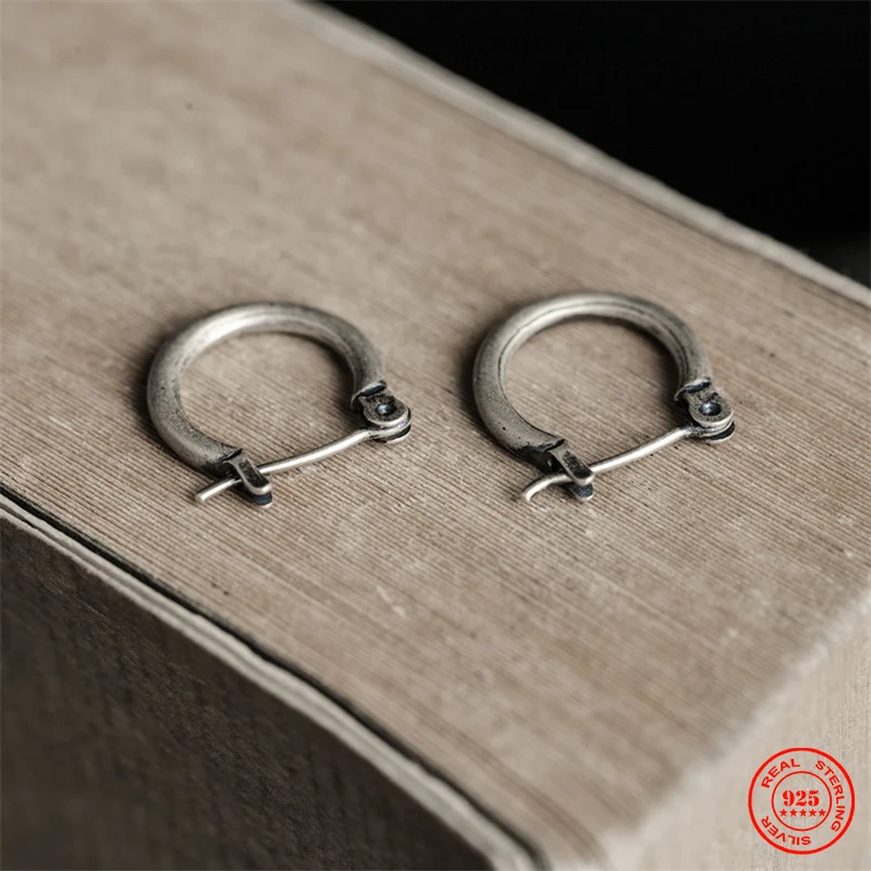 MKENDN 925 Sterling Silver Creative Retro D-Shape Half Circle Hoop Earring Street Punk Style Ear Pin for Men Women Fine Jewelry
MKENDN 925 Sterling Silver Creative Retro D-Shape Half Circle Hoop Earring Street Punk Style Ear Pin for Men Women Fine Jewelry