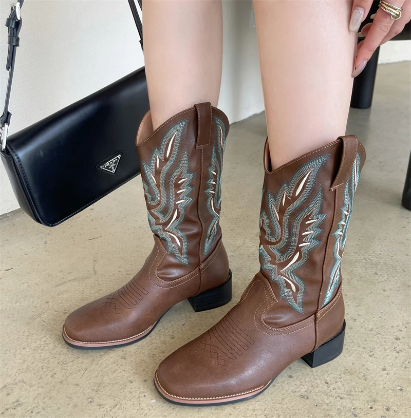 

Cowgirls Cowboy Embroidered Western Boots for Women Fashion Med Calf Brand New Shoes Med Heel 2022 Popular Comfy Slip on Botas