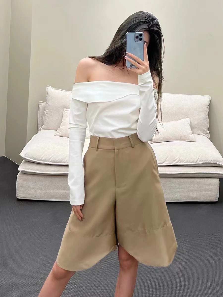 New women's clothing for spring and summer 2023 Flanging Suit Shorts High Waist 0308
New women's clothing for spring and summer 2023 Flanging Suit Shorts High Waist 0308