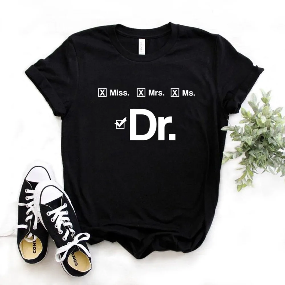Miss Mrs Ms Dr doctor, женские футболки, хлопковая Повседневная забавная футболка для леди, Yong, топ для девочек, футболка с графикой для хипстеров, ...
Miss Mrs Ms Dr doctor, женские футболки, хлопковая Повседневная забавная футболка для леди, Yong, топ для девочек, футболка с графикой для хипстеров, ...