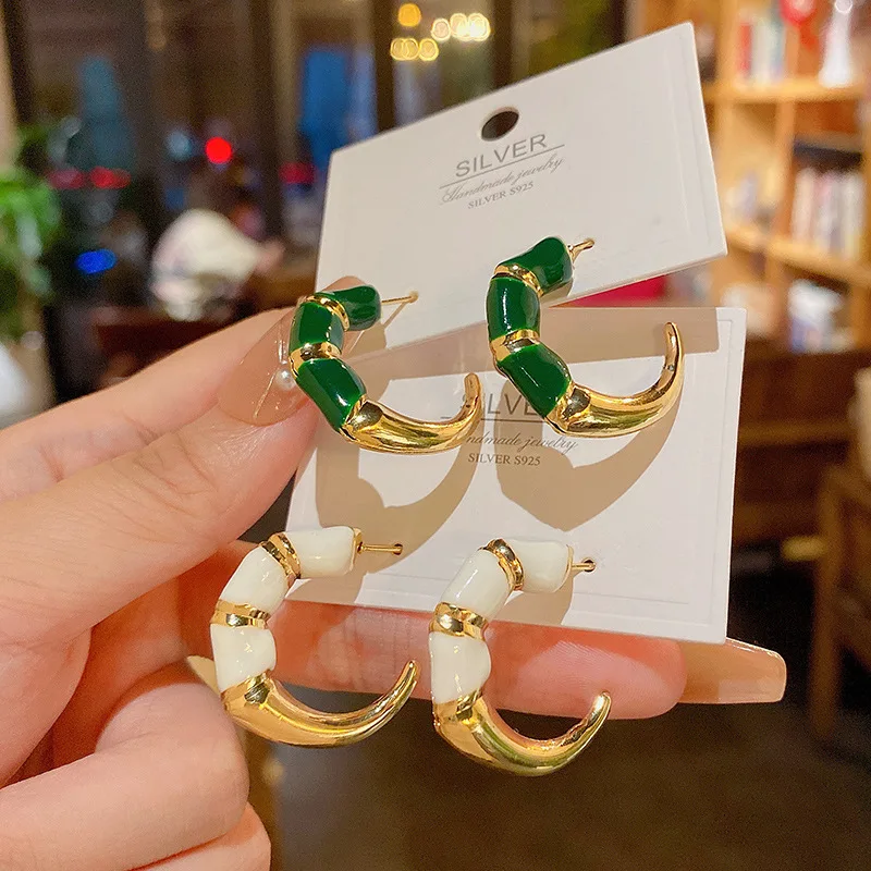Light Luxury Simple Geometric Earrings Ladies Ins Trend Retro C-shaped Trend All-match Earrings S925 Silver Needle Korea New
Light Luxury Simple Geometric Earrings Ladies Ins Trend Retro C-shaped Trend All-match Earrings S925 Silver Needle Korea New
