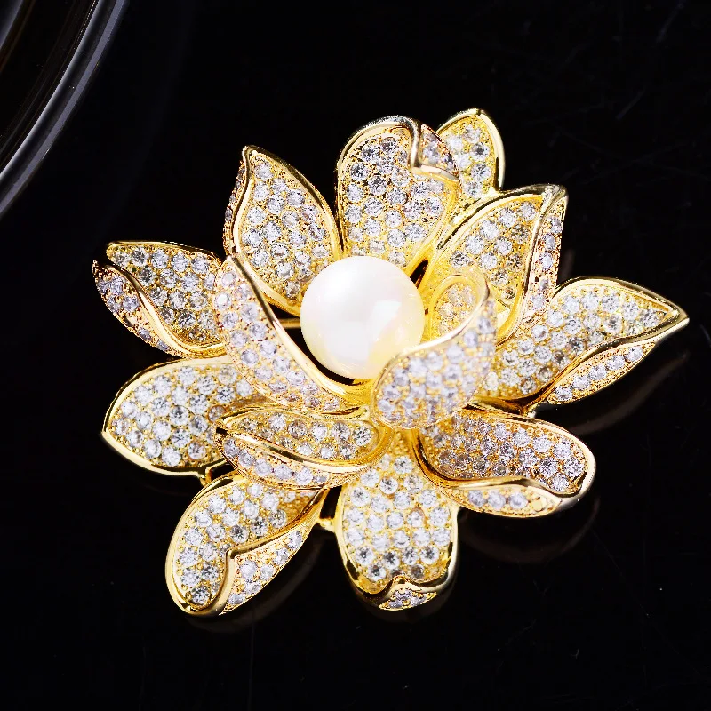 Copper Inlaid Zircon Elegant Lotus Brooch Pearl Zircon Water Hibiscus Temperament Pin Coat Suit High-end Corsage Accessories
Copper Inlaid Zircon Elegant Lotus Brooch Pearl Zircon Water Hibiscus Temperament Pin Coat Suit High-end Corsage Accessories