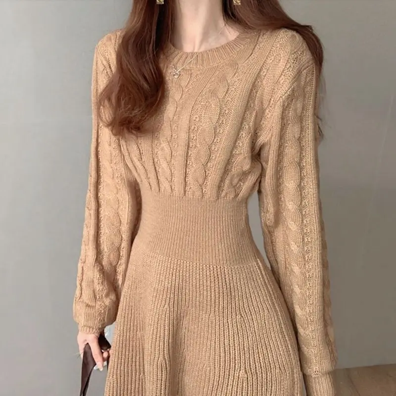 Woman Midi Elegant Dress Femalade Knitted Midi Dresses Autumn New Long Sleeve Loose Female O-neck Sweater Dresses Vestidos G818
Woman Midi Elegant Dress Femalade Knitted Midi Dresses Autumn New Long Sleeve Loose Female O-neck Sweater Dresses Vestidos G818