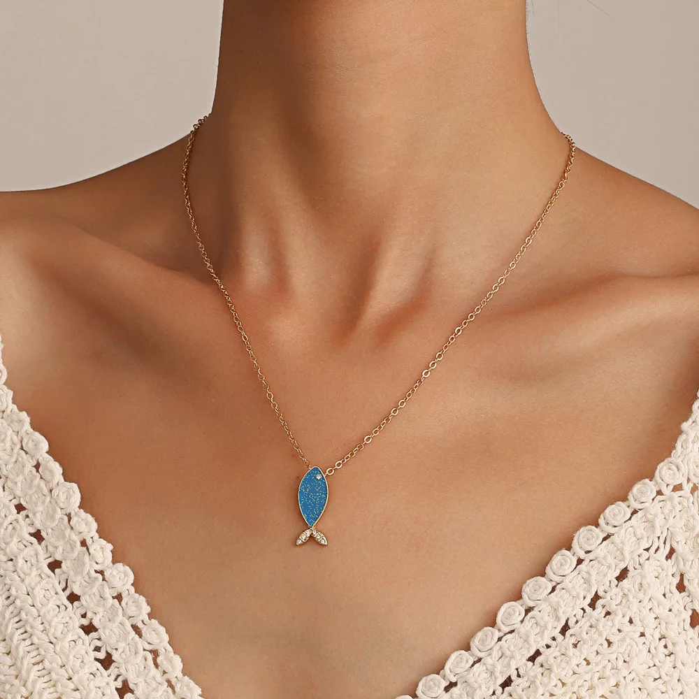 

Aesthetic Fish Bone With Crystal Pendant Necklace For Women Egirl New Fashion Unique Design Rhinestones Chain Jewelry Gift