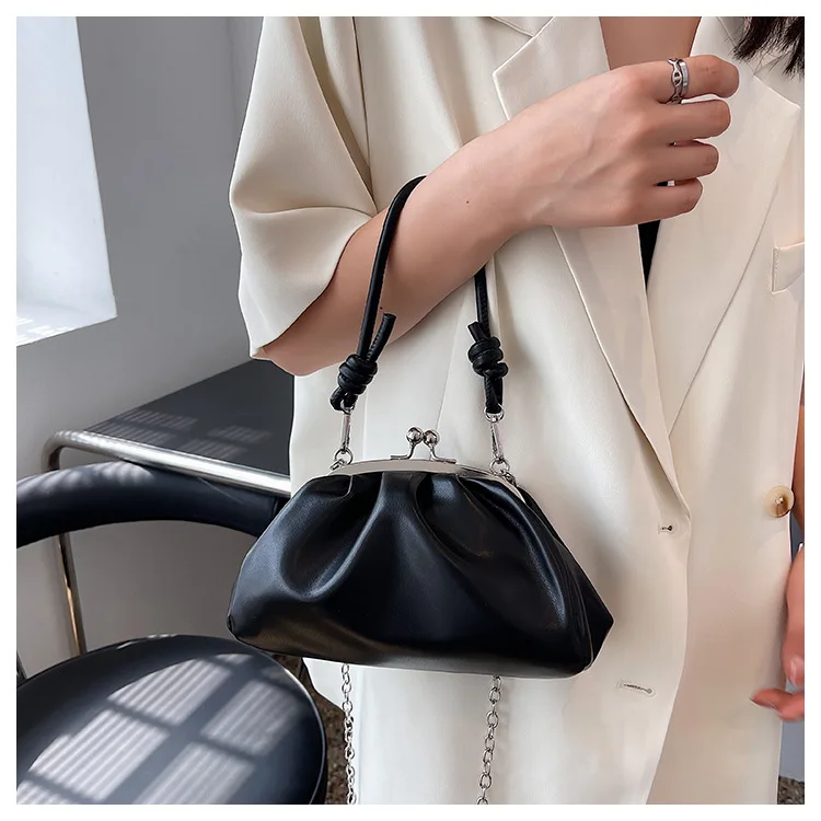 Women Clip Bags PU Leather Chain Crossbody Shoulder Bag 2022 New Style Female Kiss Lock Tote Handbags Small Purse Bag for Women
Women Clip Bags PU Leather Chain Crossbody Shoulder Bag 2022 New Style Female Kiss Lock Tote Handbags Small Purse Bag for Women