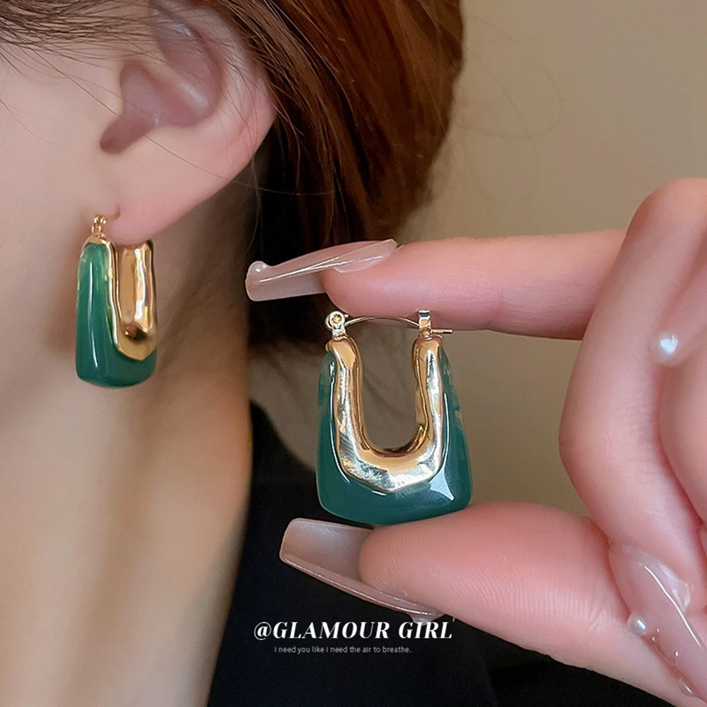 Vintage Elegant Gold Green Hollow Geometic Hoop Earrings for Women Korean Fashion Chic Daily Party Earrings Y2K Kpop Jewelry
Vintage Elegant Gold Green Hollow Geometic Hoop Earrings for Women Korean Fashion Chic Daily Party Earrings Y2K Kpop Jewelry