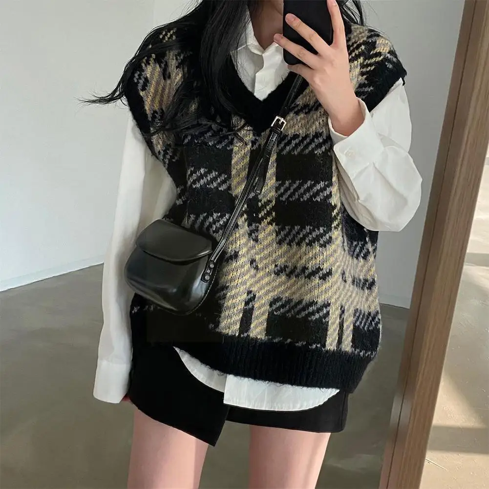 Women V-neck Soft Sweater Vest Warm Plaid Sleeveless All-match Sweaters Loose-fitting Retro Knitted Vest X1A5
Women V-neck Soft Sweater Vest Warm Plaid Sleeveless All-match Sweaters Loose-fitting Retro Knitted Vest X1A5